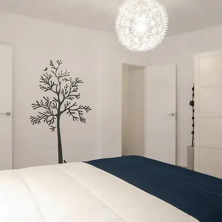 Moderno En Plaza Merced Apartment Malaga